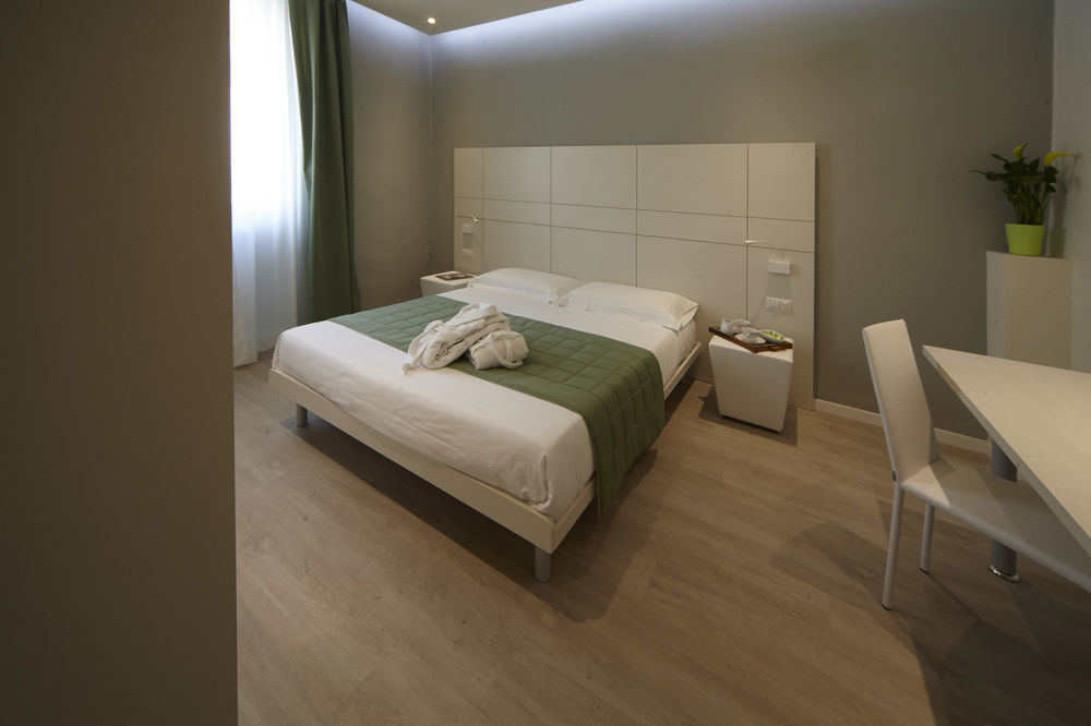 Navigliotel 19 - Rooms & Suites Milan Luaran gambar